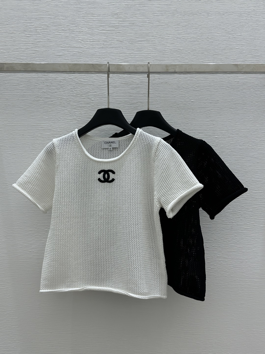 NO:321575,CH Home Early Spring New Style Solid Color Round Neck Hollow Knitted Short Sleeve Color White Black Size 36.38.40, T-shirt,alexander wang19860909CH家  早春新款 纯色圆领镂空针织短袖  颜色白色 黑色 尺码36.38.40,,T-shirt,alexander wang,Women's clothing