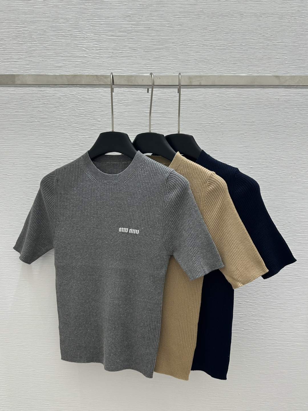 NO:321589,M Home Early Spring New Style Solid Color Round Neck Letter Knitting Short Sleeve Color Gray Khaki Royal Blue Size 36.38.40, T-shirt,alexander wang19860909M家  早春新款 纯色圆领字母针织短袖 颜色灰色 卡其色 宝蓝色 尺码36.38.40,,T-shirt,alexander wang,Women's clothing