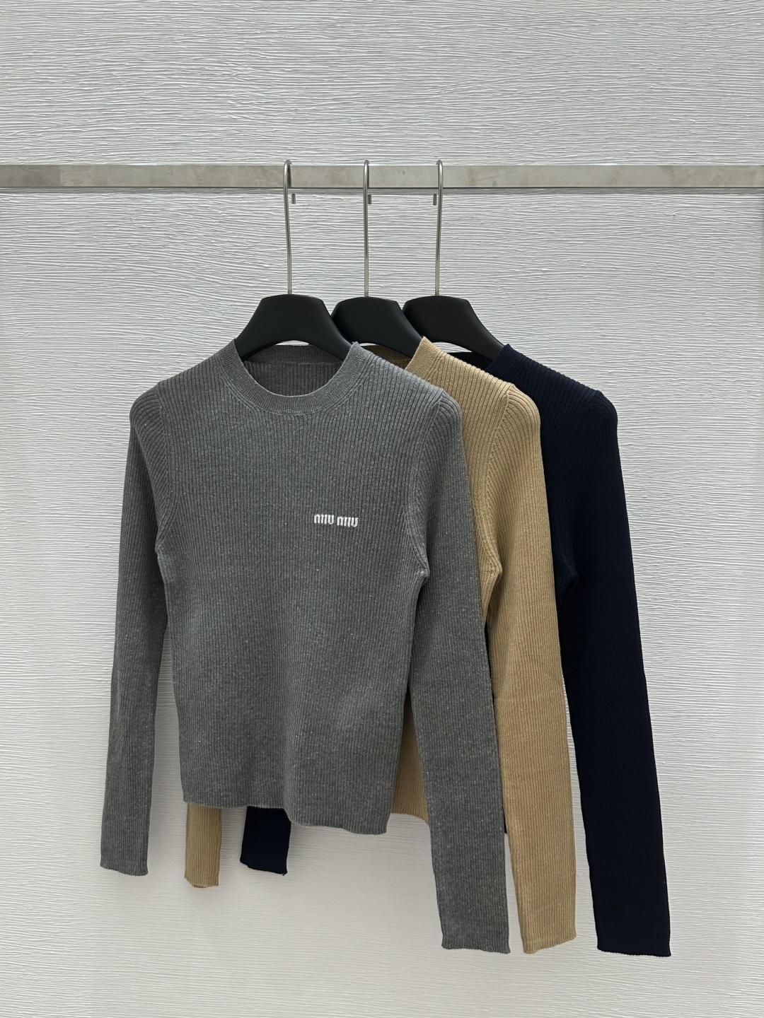 NO:321595,M Home Early Spring New Style Solid Color Round Neck Letter Knitting Short Sleeve Color Gray Khaki Royal Blue Size 36.38.40, T-shirt,alexander wang19860909M家  早春新款 纯色圆领字母针织短袖 颜色灰色 卡其色 宝蓝色 尺码36.38.40,,T-shirt,alexander wang,Women's clothing