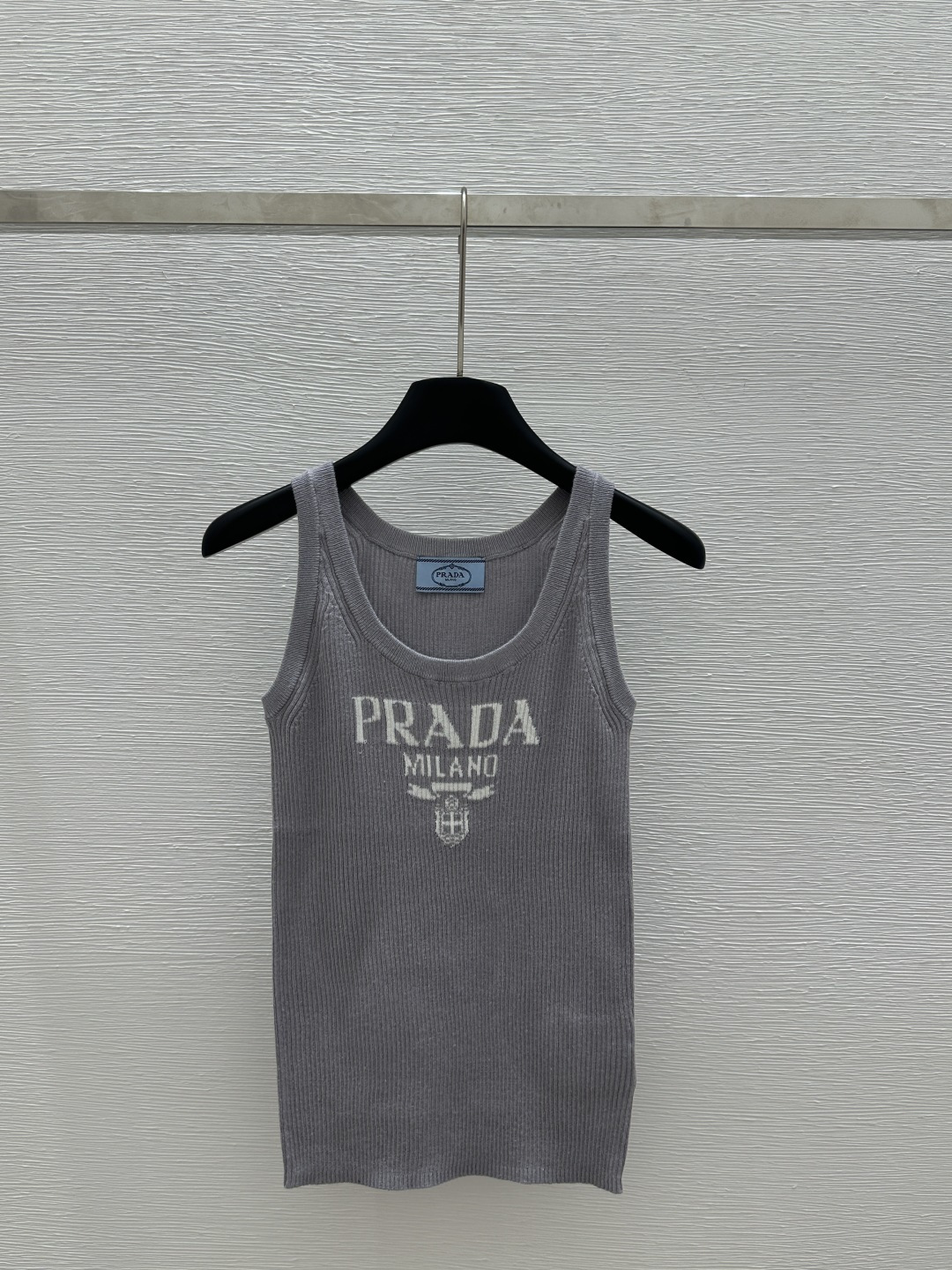 NO:321629,P home, early spring new style, solid color round-neck letter knitted vest, color gray, size 36.38.40,,alexander wang19860909P家  早春新款 纯色圆领字母针织背心 颜色灰色 尺码36.38.40,,alexander wang,Women's clothing