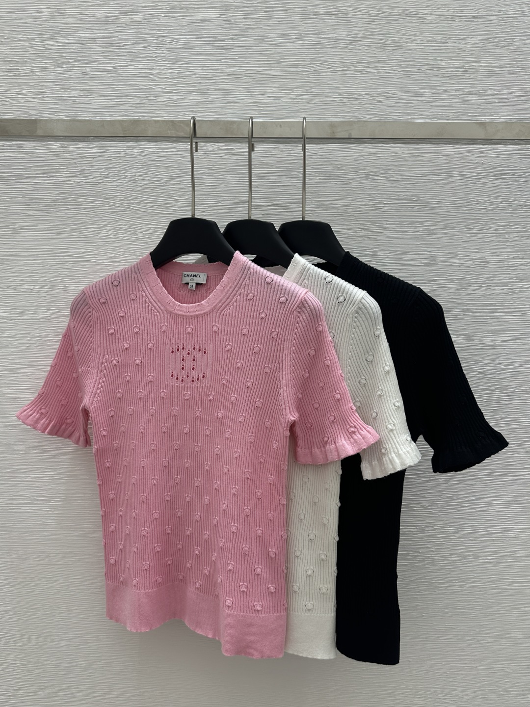 NO:321624,CH Home Early Spring New Style Solid Color Round Neck Hollow Knit Short Color Pink White Black Size 36.38.40,,alexander wang19860909CH家  早春新款 纯色圆领镂空针织短 颜色粉色 白色 黑色 尺码36.38.40,,alexander wang,Women's clothing