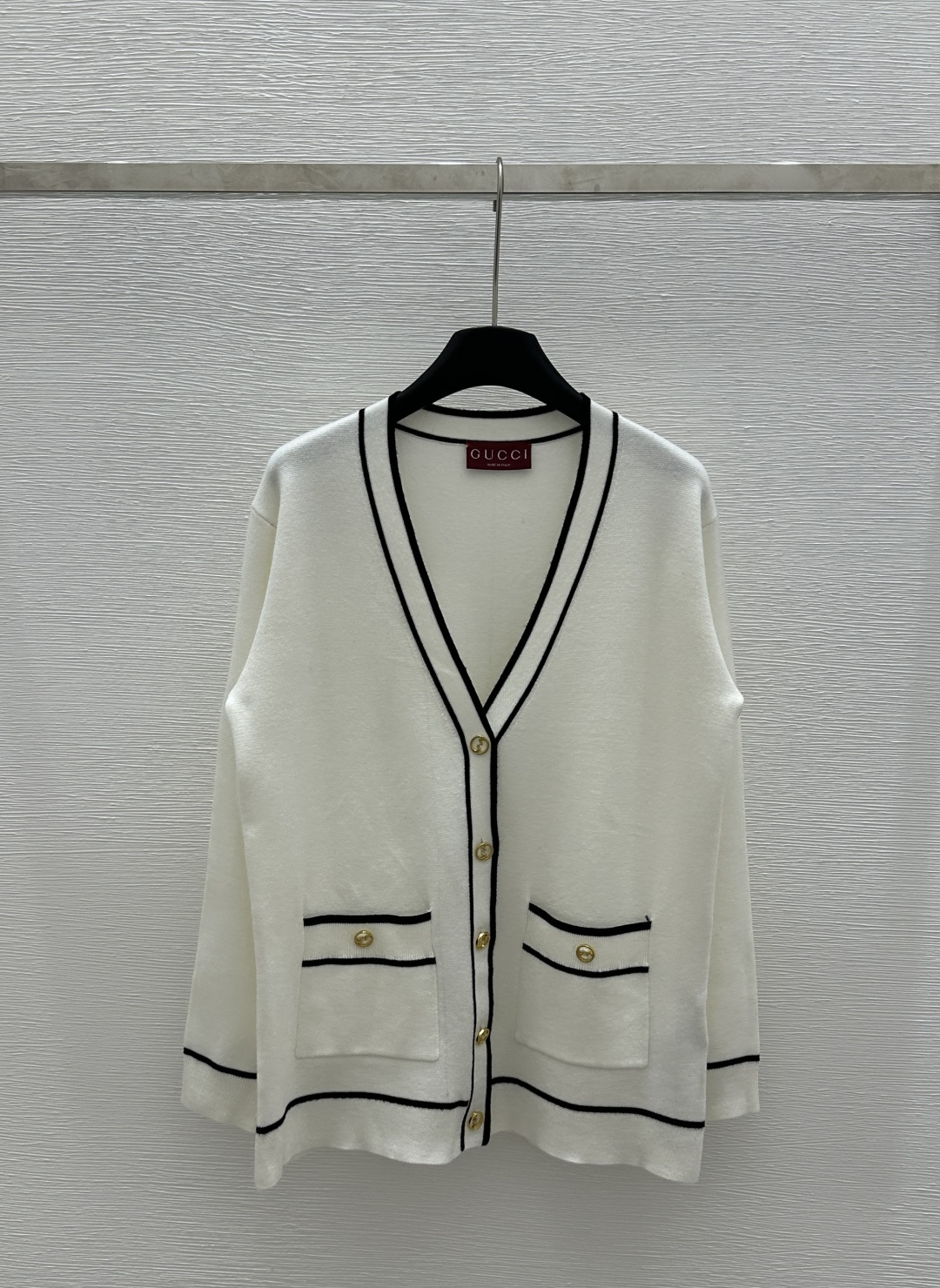 NO:321663,G Home Early Spring New V-neck Color Block Cardigan Knitted Long Sleeve Color White Size 36.38.40, gucci, alexander wang19860909G家  早春新款 V领拼色开衫针织长袖 颜色白色 尺码36.38.40,,gucci,alexander wang,Women's clothing