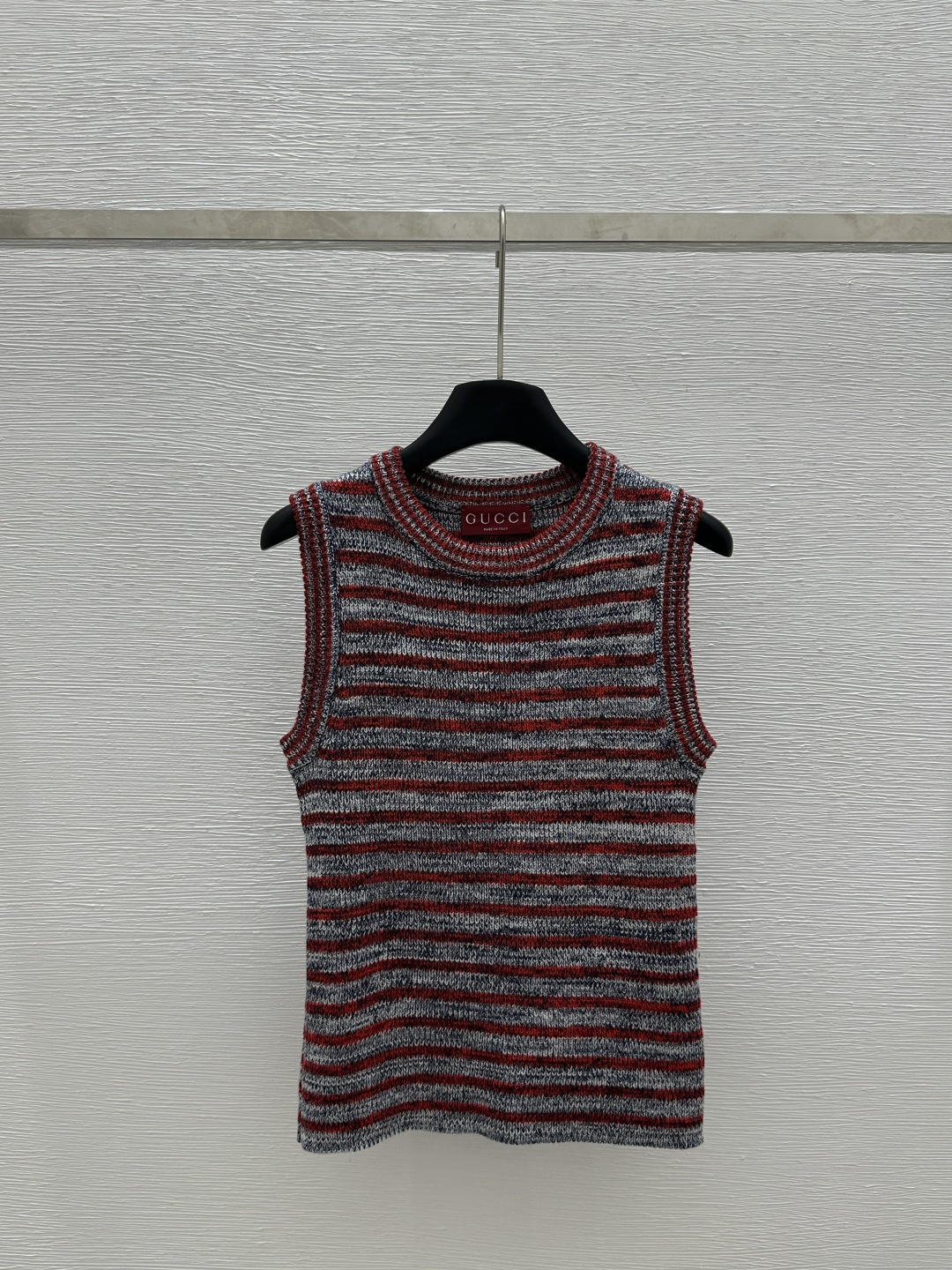 NO:321646,G Home Early Spring New Round Neck Contrast Striped Knitted Vest 1 Color Red Size 36.38.40, gucci,alexander wang19860909G家  早春新款 圆领撞色条纹针织背心 1 颜色红色 尺码36.38.40,,gucci,alexander wang,Women's clothing