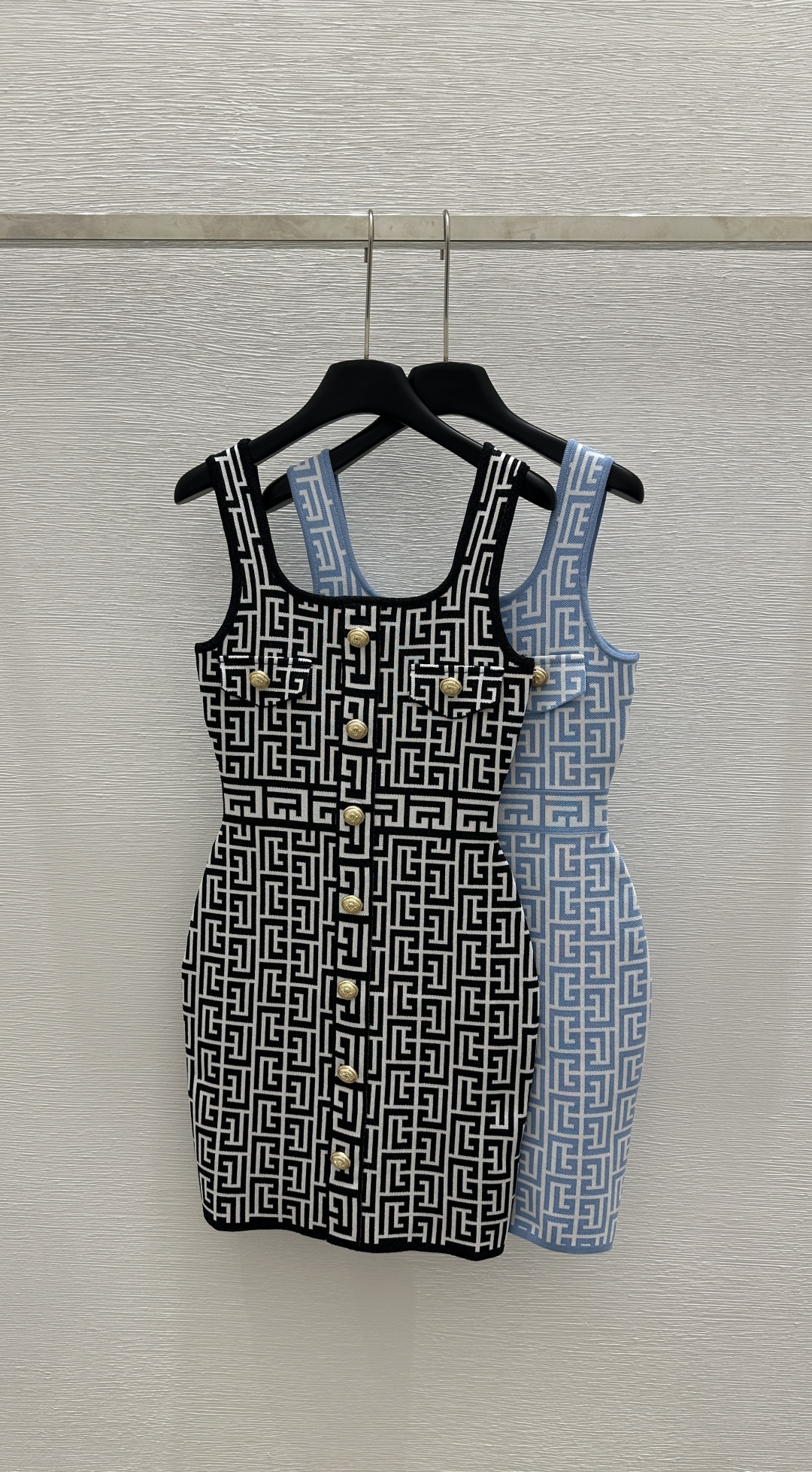 NO:322746,BA Home Early Spring New Round Neck Button Knitted Dress 1 Color Black Blue Size 36.38.40, Skirts,alexander wang19860909BA家  早春新款 圆领纽扣针织连衣裙 1 颜色黑色 蓝色 尺码36.38.40,,skirts,alexander wang,Women's clothing