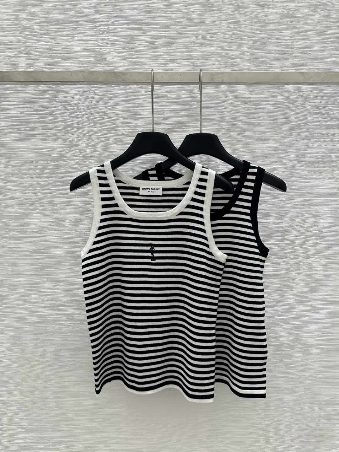 NO:322743,Y Home Early Spring New Round Neck Contrast Striped Knitted Vest Color White Black Size 36.38.40, Alexander Wang19860909Y家  早春新款 圆领撞色条纹针织背心 颜色白色 黑色 尺码36.38.40,,alexander wang,Women's clothing