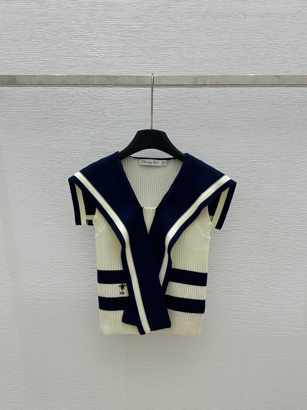 NO:322731,D home, early spring new style, navy collar color-blocking embroidered knitted vest, color royal blue, size 36.38.40,,dior,alexander wang19860909D家 早春新款 海军领拼色刺绣针织背心 颜色宝蓝色 尺码36.38.40,,dior,alexander wang,Women's clothing