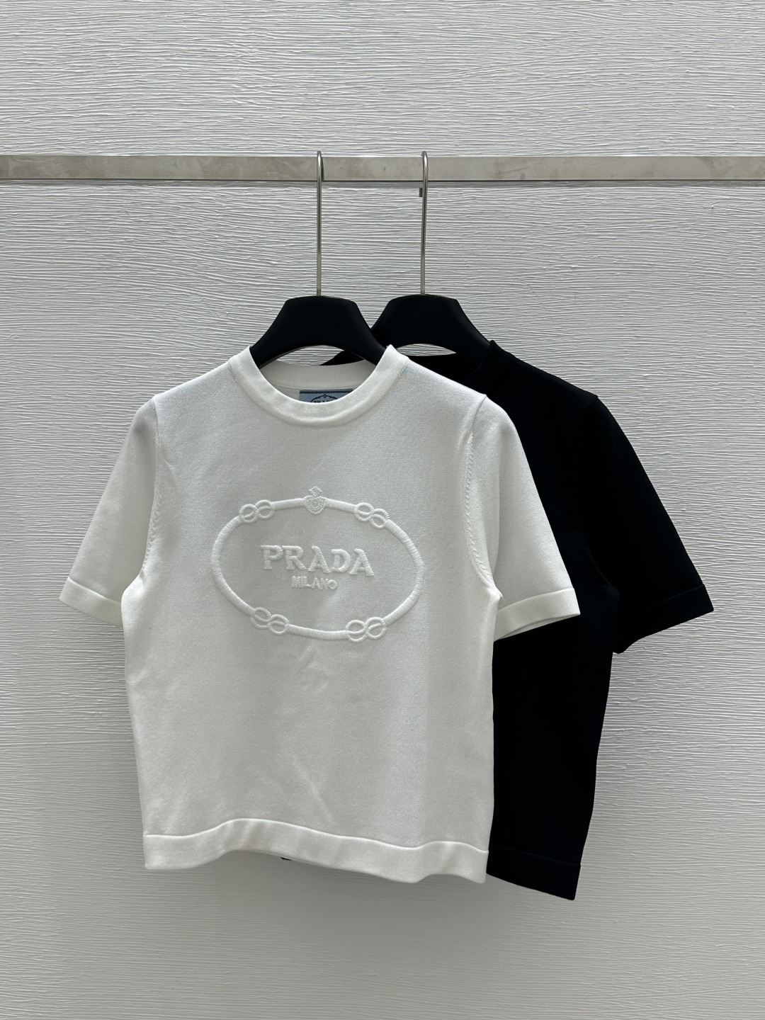 NO:322722,P home early spring new style solid color round neck letter knitted short sleeve color white black size 36.38.40, T-shirt,alexander wang19860909P家  早春新款 纯色圆领字母针织短袖 颜色白色 黑色 尺码36.38.40,,T-shirt,alexander wang,Women's clothing