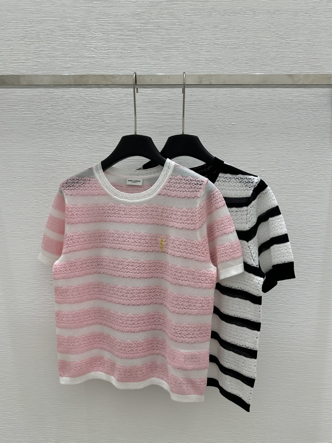 NO:322713,Y Home Early Spring New Style Round Neck Color-blocked Hollow Knitted Short Sleeve 1 Color Pink Black Size 36.38.40, T-shirt,alexander wang19860909Y家  早春新款 圆领拼色镂空针织短袖 1 颜色粉色 黑色 尺码36.38.40,,T-shirt,alexander wang,Women's clothing