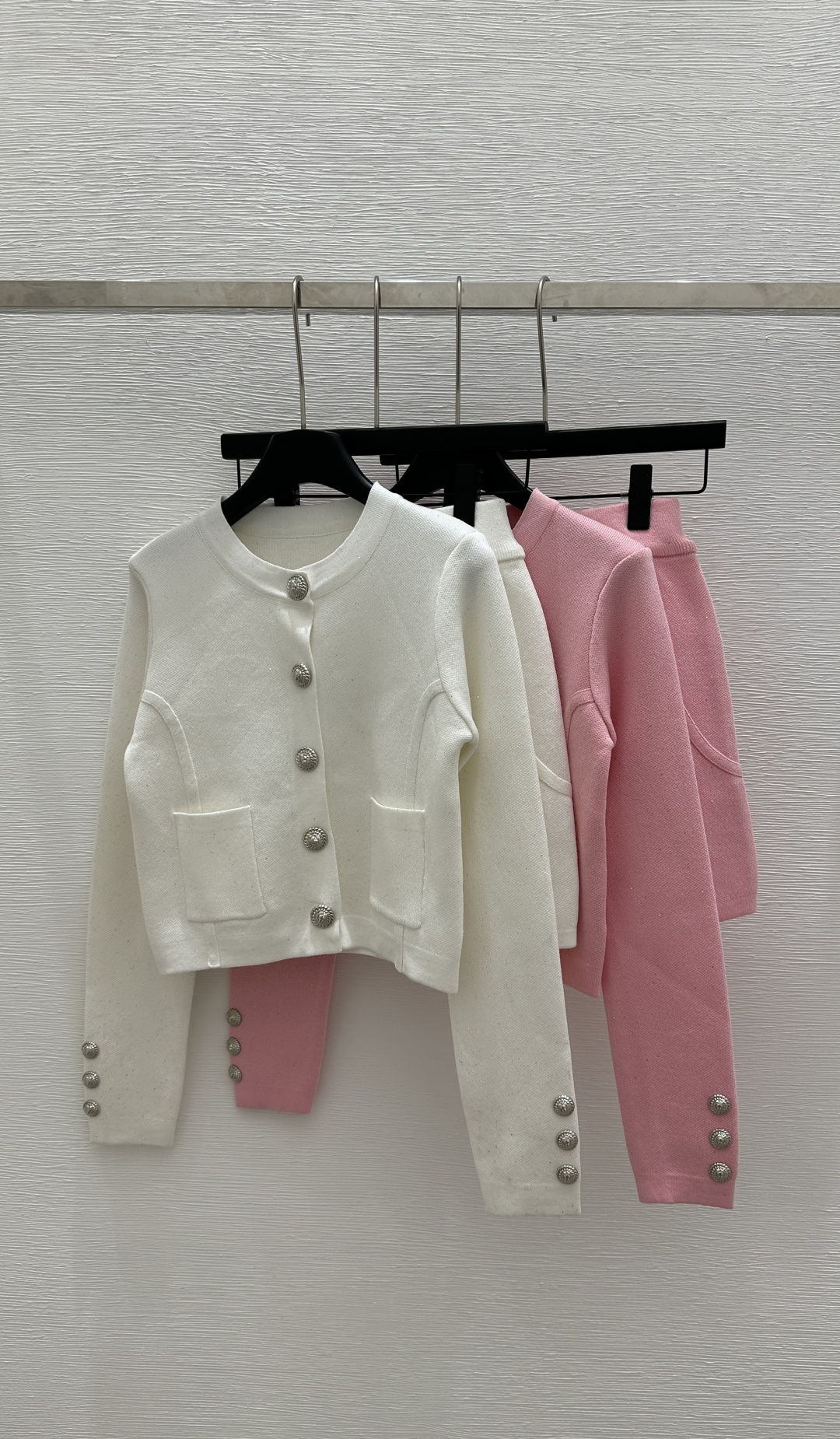NO:324376,BA Home Early Spring New Little Flavor Cardigan Long Sleeve Knitted Set 22502935 Color White Pink Size 36.38.40,,alexander wang19860909BA家 早春新款小香风开衫长袖针织套装 22502935 颜色白色 粉色 尺码36.38.40,,alexander wang,Women's clothing