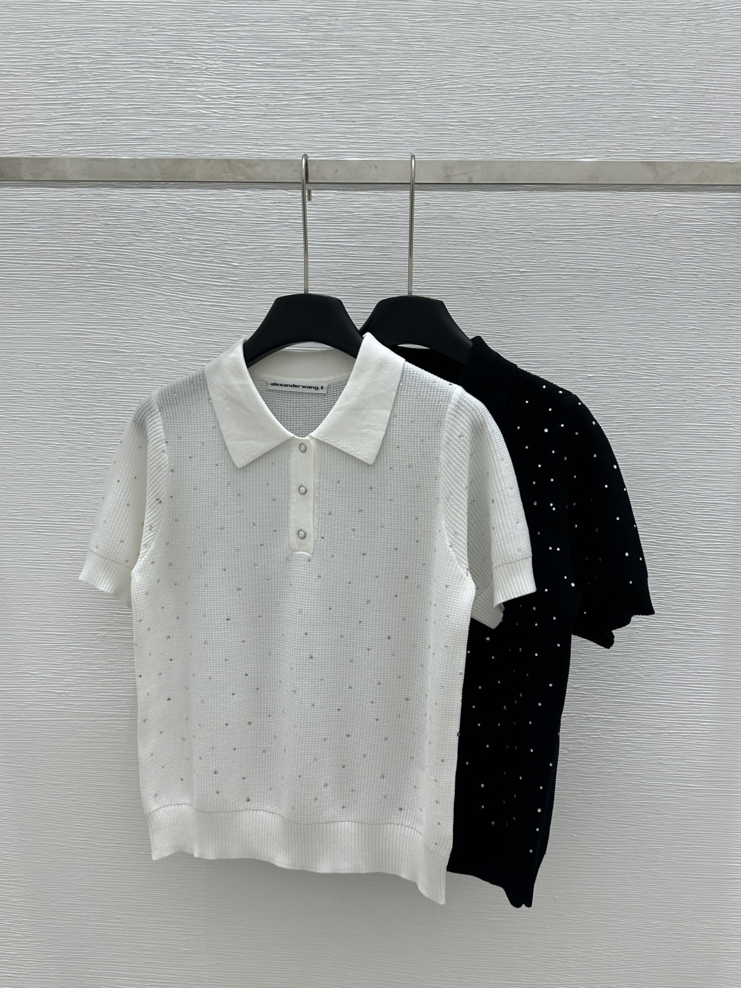NO:324382,AW Home Early Spring New Lapel Lapel Sticker Knitted Short Sleeve Color White Black Size 36.38.40, T-shirt,alexander wang19860909AW家  早春新款 翻领贴钻针织短袖 颜色白色 黑色 尺码36.38.40,,T-shirt,alexander wang,Women's clothing