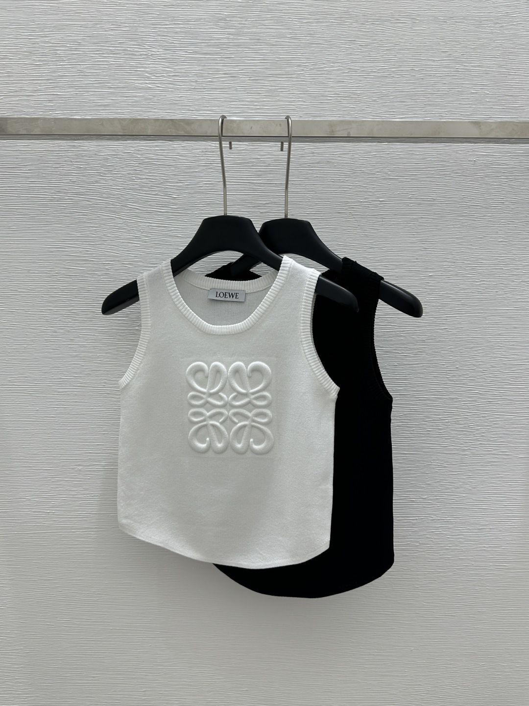 NO:324384,LO Home Early Spring New Style Solid Color Round Neck Pattern Knitted Vest Color White Black Size 36.38.40, Alexander Wang19860909LO家  早春新款 纯色圆领图案针织背心 颜色白色 黑色 尺码36.38.40,,alexander wang,Women's clothing