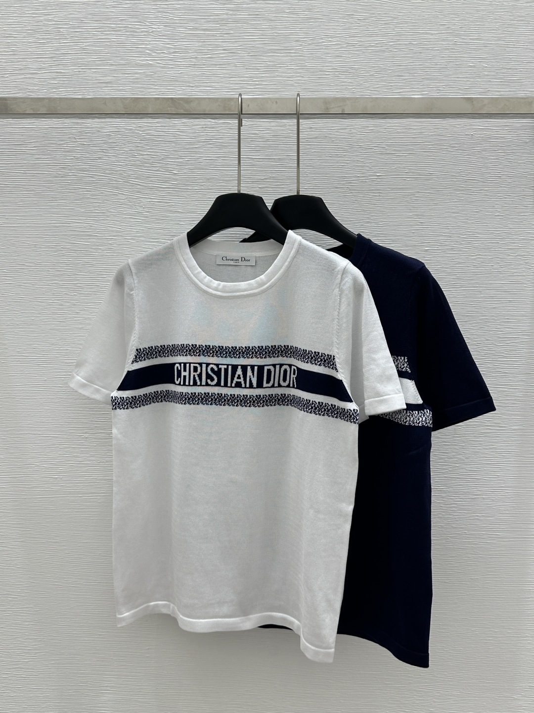 NO:324378,D Home Early Spring New Style Round Neck Contrast Letter Knitted Short Sleeve Color White Royal Blue Size 36.38.40, Dior, T-shirt, alexander wang19860909D家  早春新款 圆领撞色字母针织短袖 颜色白色 宝蓝色 尺码36.38.40,,dior,T-shirt,alexander wang,Women's clothing