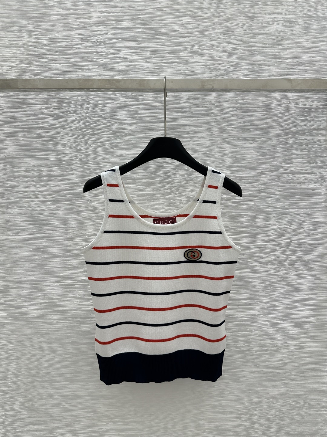 NO:324383,G Home Early Spring New Round Neck Contrast Striped Knitted Vest Color White Size 36.38.40, Gucci, Alexander Wang19860909G家  早春新款 圆领撞色条纹针织背心 颜色白色 尺码36.38.40,,gucci,alexander wang,Women's clothing