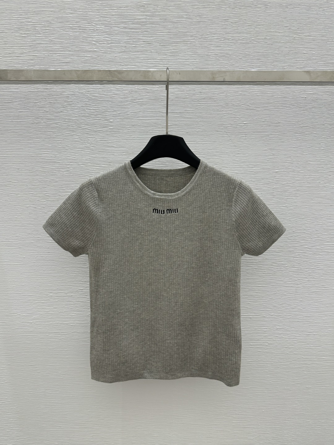 NO:324391,M Home Early Spring New Style Solid Color Round Neck Embroidered Knitted Short Sleeve Color Gray Size 36.38.40, T-shirt,alexander wang19860909M家  早春新款 纯色圆领刺绣针织短袖 颜色灰色 尺码36.38.40,,T-shirt,alexander wang,Women's clothing