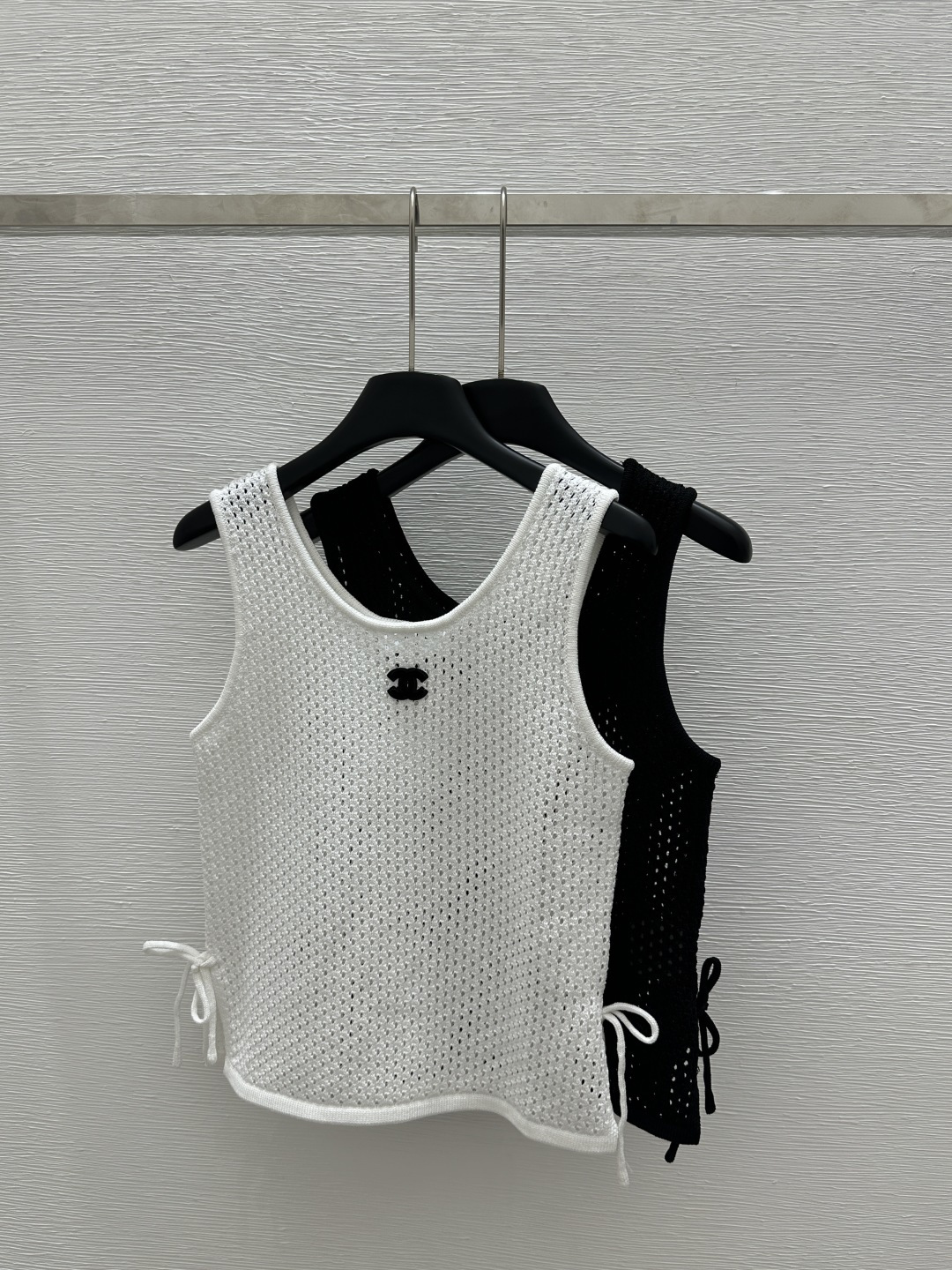 NO:324394,CH Home Early Spring New Style Round Neck Bow Knitted Vest Color White Black Size 36.38.40, Alexander Wang19860909CH家  早春新款 圆领蝴蝶结针织背心 颜色白色 黑色 尺码36.38.40,,alexander wang,Women's clothing