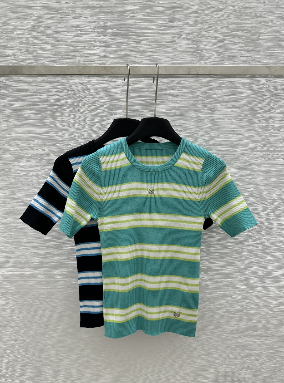 NO:324421,CH Home Early Spring New Style Round Neck Contrast Stripe Knitted Short Sleeve Color Green Black Size 36.38.40, T-shirt,alexander wang19860909CH家  早春新款 圆领撞色条纹针织短袖 颜色绿色 黑色 尺码36.38.40,,T-shirt,alexander wang,Women's clothing
