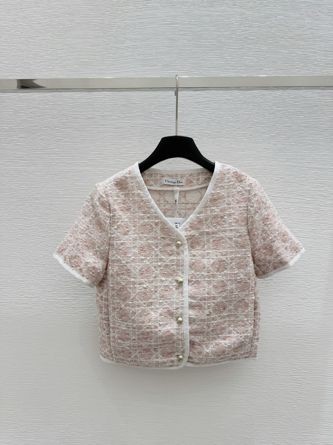 NO:329181,D Home Early Spring New Cardigan Small Flavor Knitted Short Sleeve Color Pink Size 36.38.40, Dior, T-shirt, alexander wang19860909D家  早春新款 开衫小香风针织短袖 颜色粉色 尺码36.38.40,,dior,T-shirt,alexander wang,Women's clothing