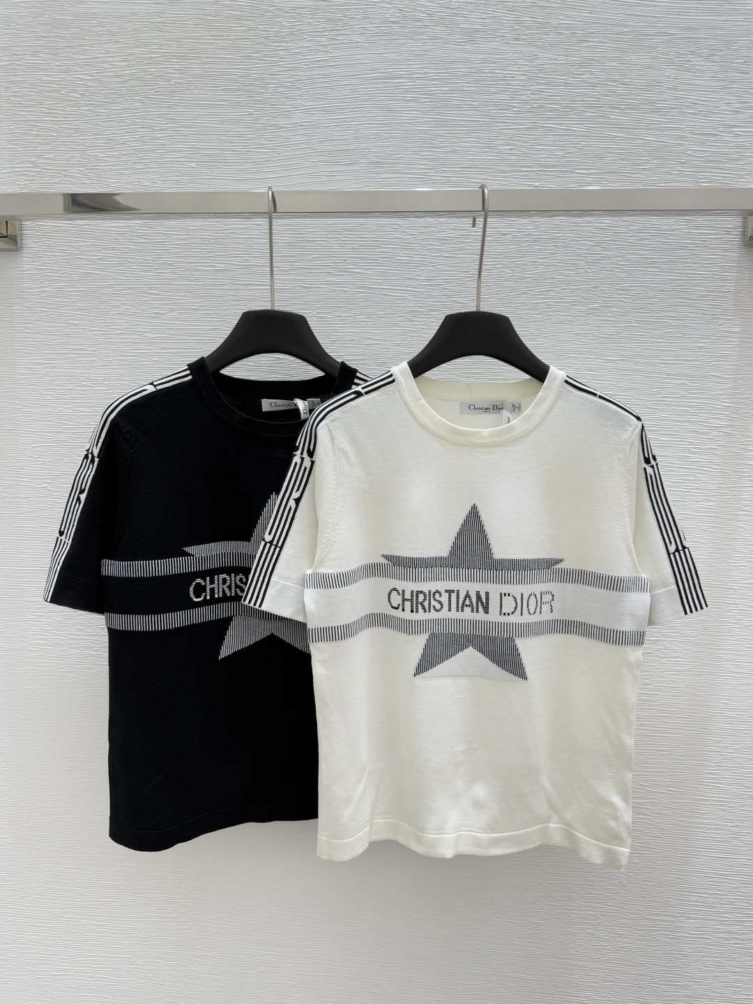 NO:329164,D Home Early Spring New Style Round Neck Contrast Color Five-pointed Star Knitted Short Sleeve Color White Red Size 36.38.40, Dior, T-shirt, alexander wang19860909D家  早春新款 圆领撞色五角星针织短袖 颜色白色 红色 尺码36.38.40,,dior,T-shirt,alexander wang,Women's clothing