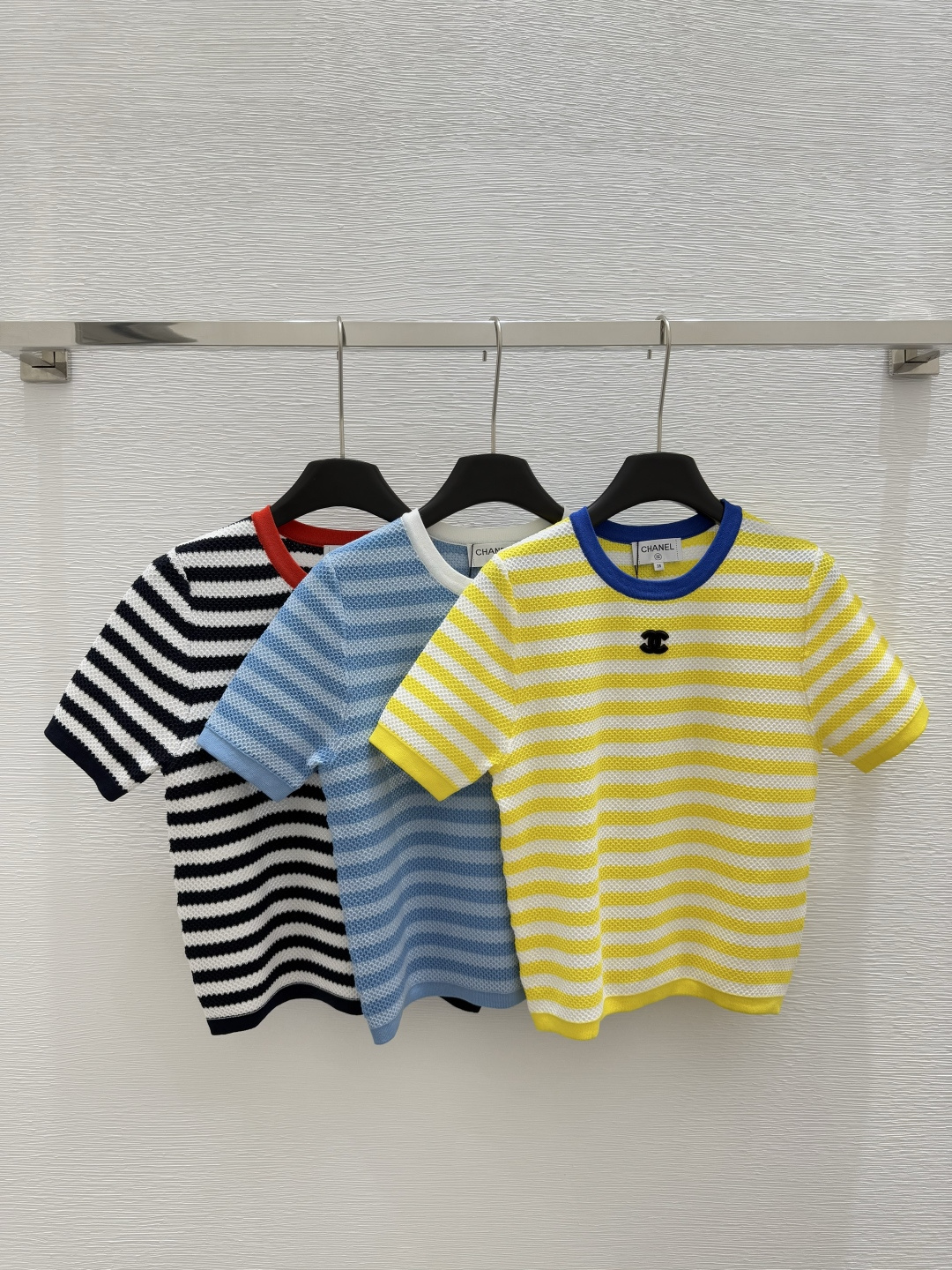 NO:329177,CH Home Early Spring New Style Round Neck Contrast Stripe Knitted Short Sleeve Color Yellow Blue Black Size 36.38.40, T-shirt,alexander wang19860909CH家  早春新款 圆领撞色条纹针织短袖  颜色黄色 蓝色 黑色 尺码36.38.40,,T-shirt,alexander wang,Women's clothing