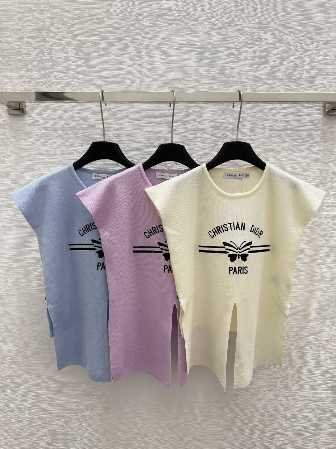 NO:329180,D Home Early Spring New Round Neck Contrast Butterfly Knitted Vest Color White Purple Blue Size 36.38.40, Dior, Alexander wang19860909D家  早春新款 圆领撞色蝴蝶针织背心 颜色白色 紫色 蓝色 尺码36.38.40,,dior,alexander wang,Women's clothing