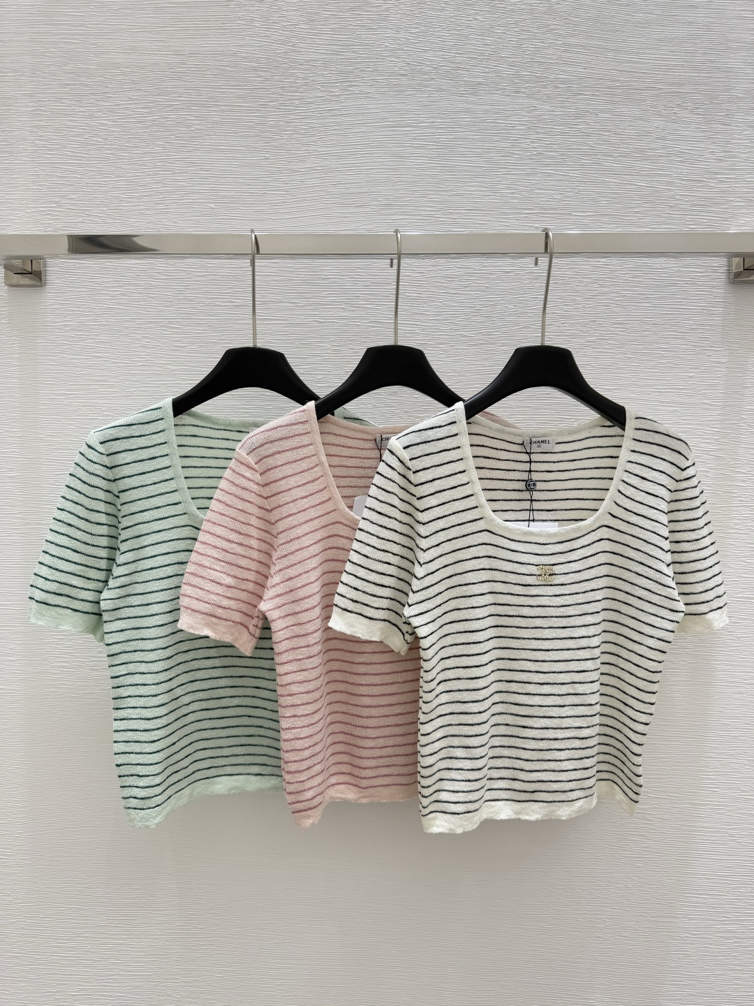 NO:329196,CH Home Early Spring New Style Square Collar Contrast Striped Knitted Short Sleeve Color White Pink Green Size 36.38.40, T-shirt,alexander wang19860909CH家  早春新款 方领撞色条纹针织短袖 颜色白色 粉色 绿色 尺码36.38.40,,T-shirt,alexander wang,Women's clothing