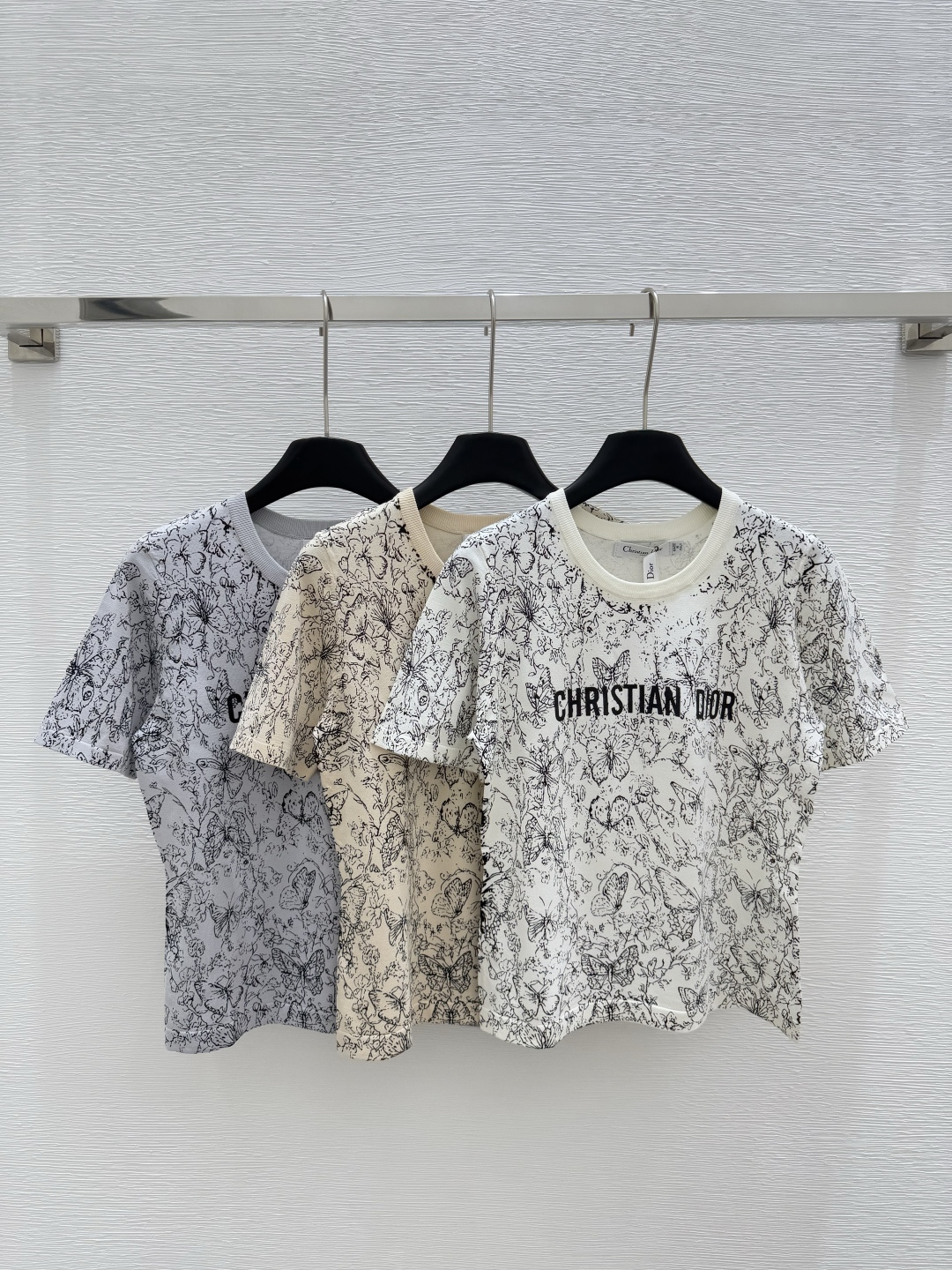 NO:329202,D Home Early Spring New Style Round Neck Ink Painting Butterfly Knitted Short Sleeve Color White Khaki Gray Size 36.38.40, Dior, T-shirt, alexander wang19860909D家  早春新款 圆领水墨画蝴蝶针织短袖 颜色白色 卡其色 灰色 尺码36.38.40,,dior,T-shirt,alexander wang,Women's clothing