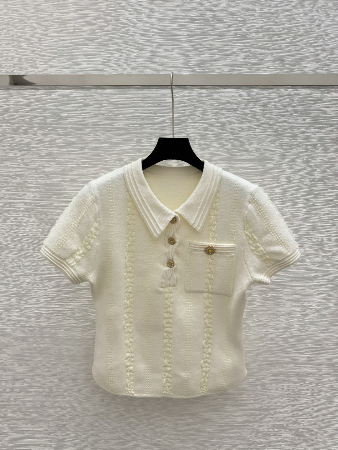 NO:329189,LF Home Early Spring New Style Lapel Wrinkled Vertical Knitted Short Sleeve Color Light Yellow Size 36.38.40, Fendi, T-shirt, alexander wang19860909LF家  早春新款 翻领褶皱竖条针织短袖 颜色淡黄色 尺码36.38.40,,fendi,T-shirt,alexander wang,Women's clothing