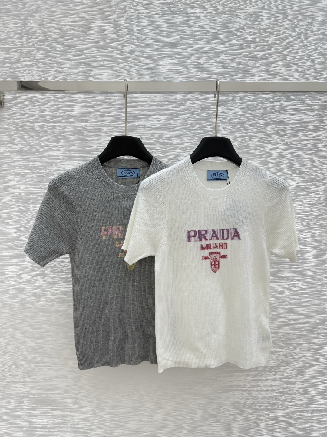 NO:329226,P home early spring new round neck letter knitted short sleeve color white gray size 36.38.40, T-shirt, alexander wang19860909P家  早春新款圆领字母针织短袖 颜色白色 灰色 尺码36.38.40,,T-shirt,alexander wang,Women's clothing