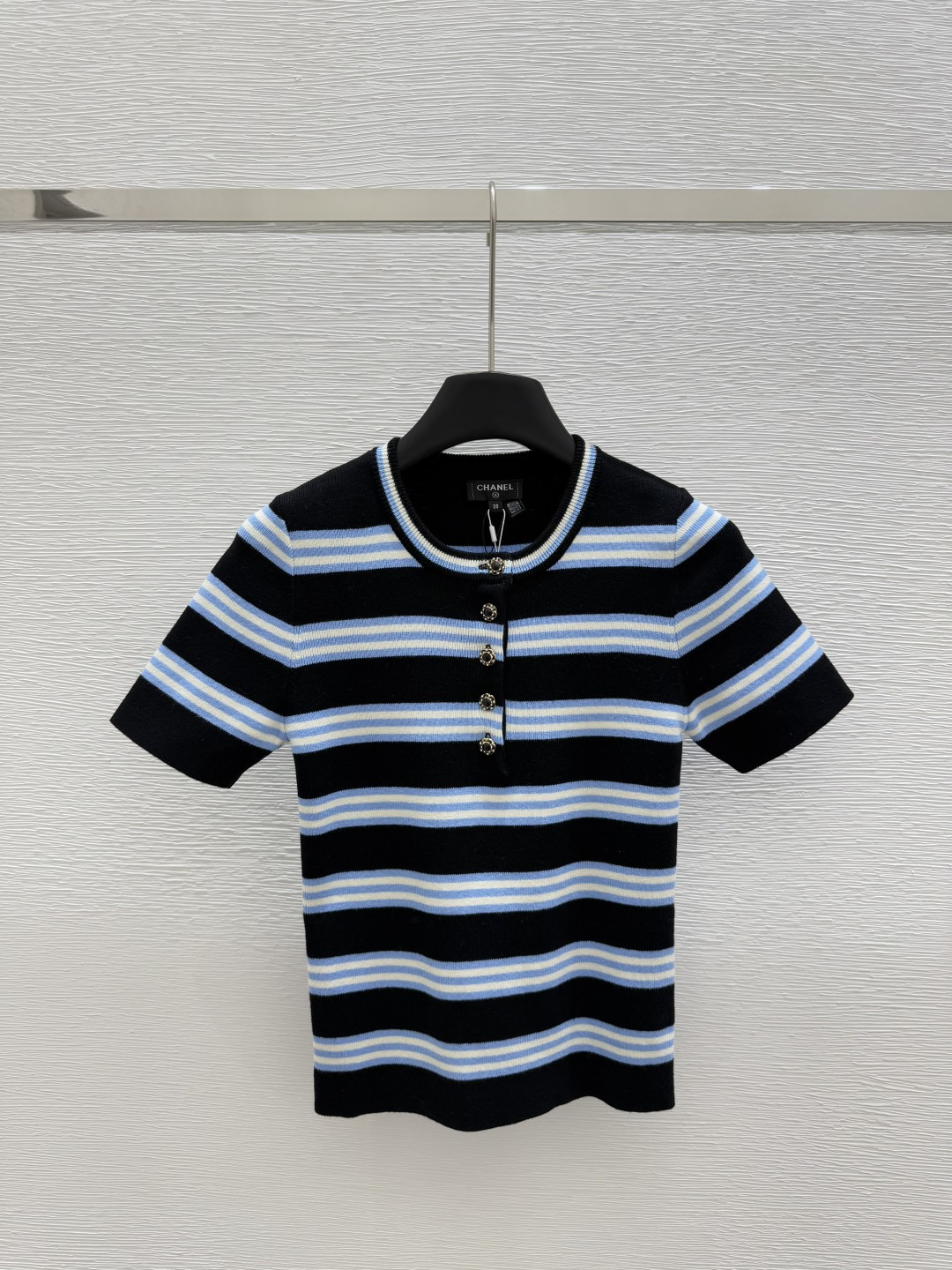 NO:329239,CH Home Early Spring New Style Round Neck Button Contrast Stripe Knitted Short Sleeve Color Black Size 36.38.40, T-shirt,alexander wang19860909CH家  早春新款 圆领纽扣撞色条纹针织短袖 颜色黑色 尺码36.38.40,,T-shirt,alexander wang,Women's clothing