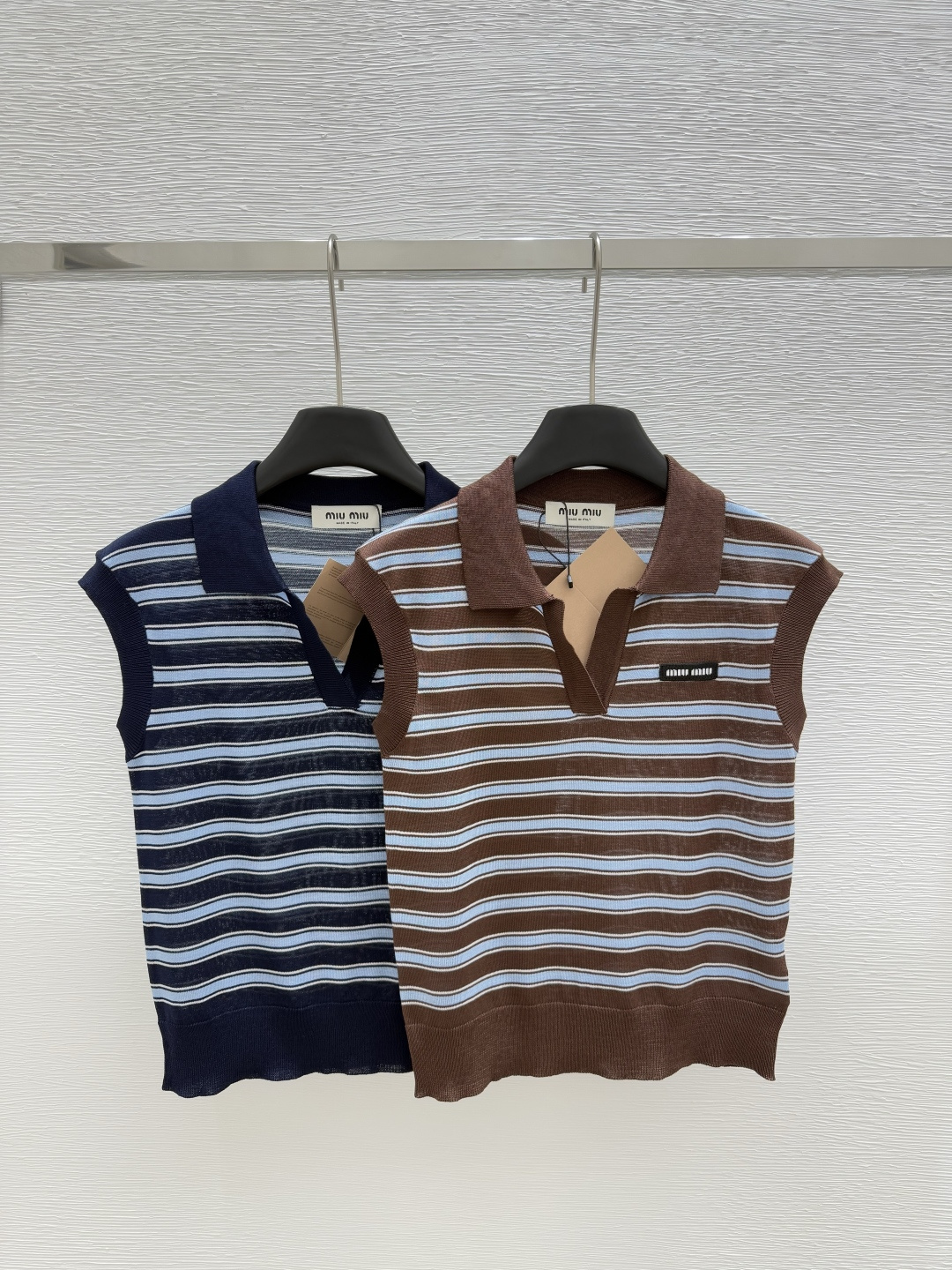 NO:329252,M Home Early Spring New Lapel Contrast Striped Knitted Vest Color Coffee Royal Blue Size 36.38.40,,alexander wang19860909M家  早春新款 翻领撞色条纹针织背心 颜色咖啡色 宝蓝色 尺码36.38.40,,alexander wang,Women's clothing