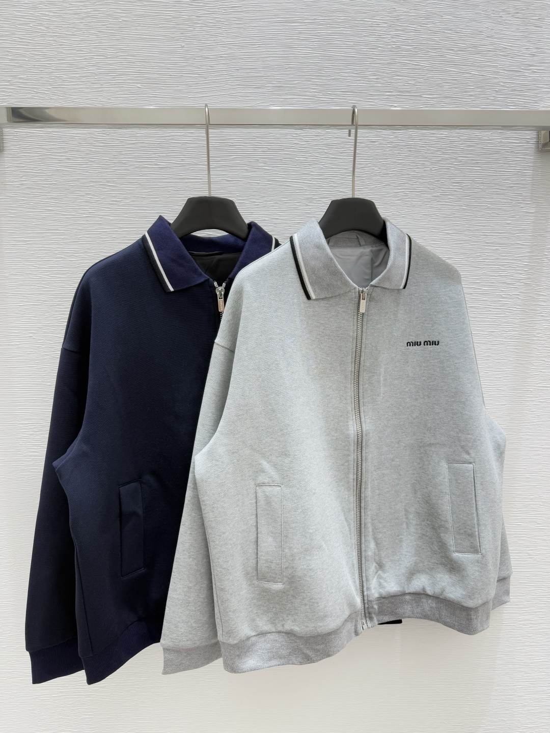 NO:331596,M Home Early Spring New Lapel Contrast Letter Knit Long Sleeve Color Gray Royal Blue Size 36.38.40,,alexander wang19860909M家  早春新款 翻领撞色字母针织长袖 颜色灰色 宝蓝色 尺码36.38.40,,alexander wang,Women's clothing