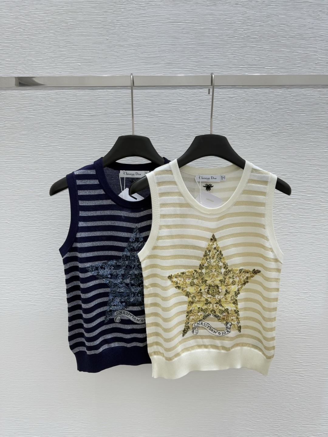 NO:331594,D Home Early Spring New Style Round Neck Contrast Striped Five-pointed Star Knitted Vest Color White Royal Blue Size 36.38.40, Dior, Alexander Wang19860909D家  早春新款 圆领撞色条纹五角星针织背心 颜色白色 宝蓝色 尺码36.38.40,,dior,alexander wang,Women's clothing