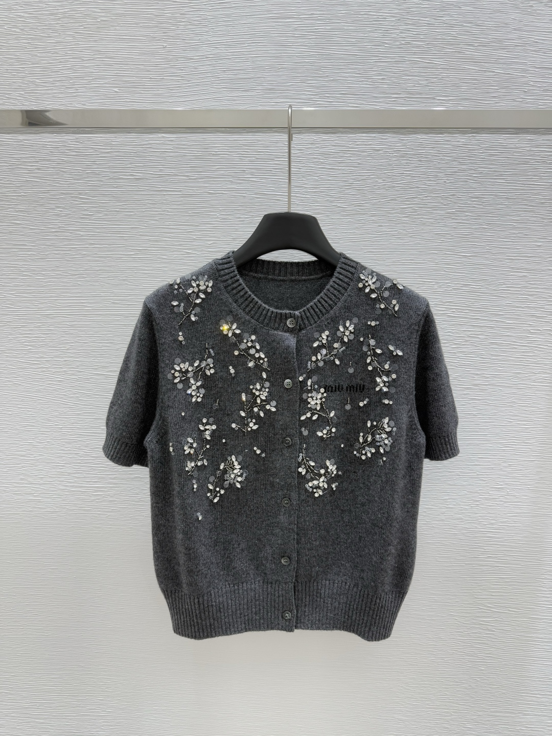 NO:331619,M Home Early Spring New Style Round Neck Cardigan Nail Diamond Knitted Short Sleeve Color Gray Size 36.38.40, T-shirt,alexander wang19860909M家  早春新款 圆领开衫钉钻针织短袖 颜色灰色 尺码36.38.40,,T-shirt,alexander wang,Women's clothing