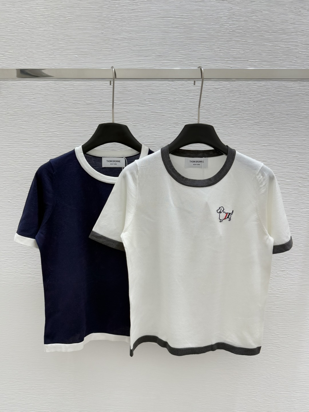 NO:331636,TB Home Early Spring New Style Round Neck Color Block Puppy Knitted Short Sleeve Color White Royal Blue Size 36.38.40, T-shirt,alexander wang19860909TB家  早春新款 圆领拼色小狗针织短袖 颜色白色 宝蓝色 尺码36.38.40,,T-shirt,alexander wang,Women's clothing