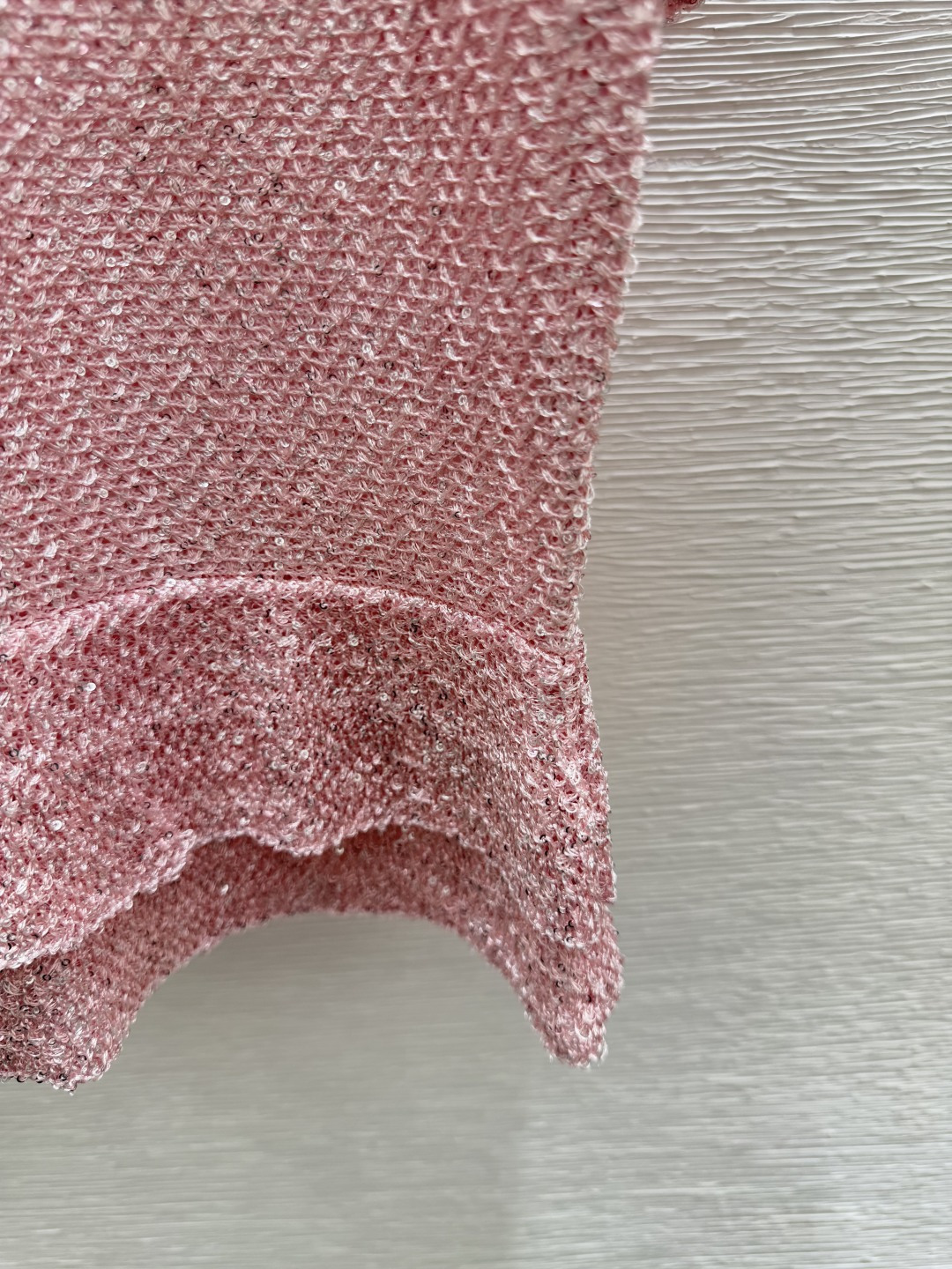 🆕CH家 🆕 早春新款 圆领珠片荷叶袖针织短袖颜色：粉色 蓝色 黑色尺码：36.38.40