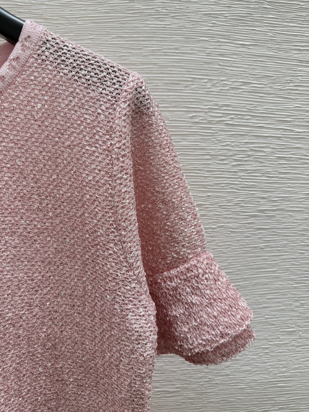 🆕CH家 🆕 早春新款 圆领珠片荷叶袖针织短袖颜色：粉色 蓝色 黑色尺码：36.38.40