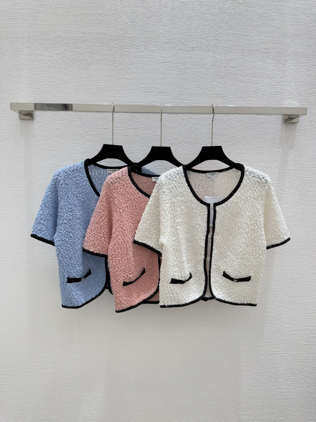NO:328632,CH Home Early Spring New Style Round Neck Letter Button Knitted Two-Piece Set Color White Pink Blue Size 36.38.40,,alexander wang19860909CH家  早春新款 圆领字母纽扣针织两件套 颜色白色 粉色 蓝色 尺码36.38.40,,alexander wang,Women's clothing