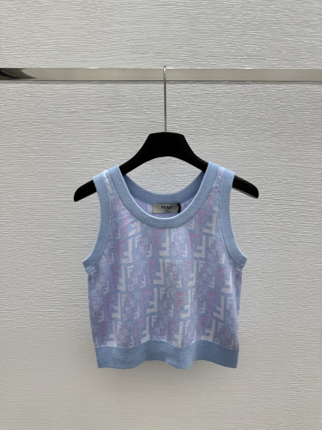 NO:328621,F Home Early Spring New Round-neck Alphabet Knitted Vest Color Blue Yellow Coffee Size 36.38.40, Fendi,alexander wang19860909F家  早春新款圆领字母针织背心 颜色蓝色 黄色 咖啡色 尺码36.38.40,,fendi,alexander wang,Women's clothing