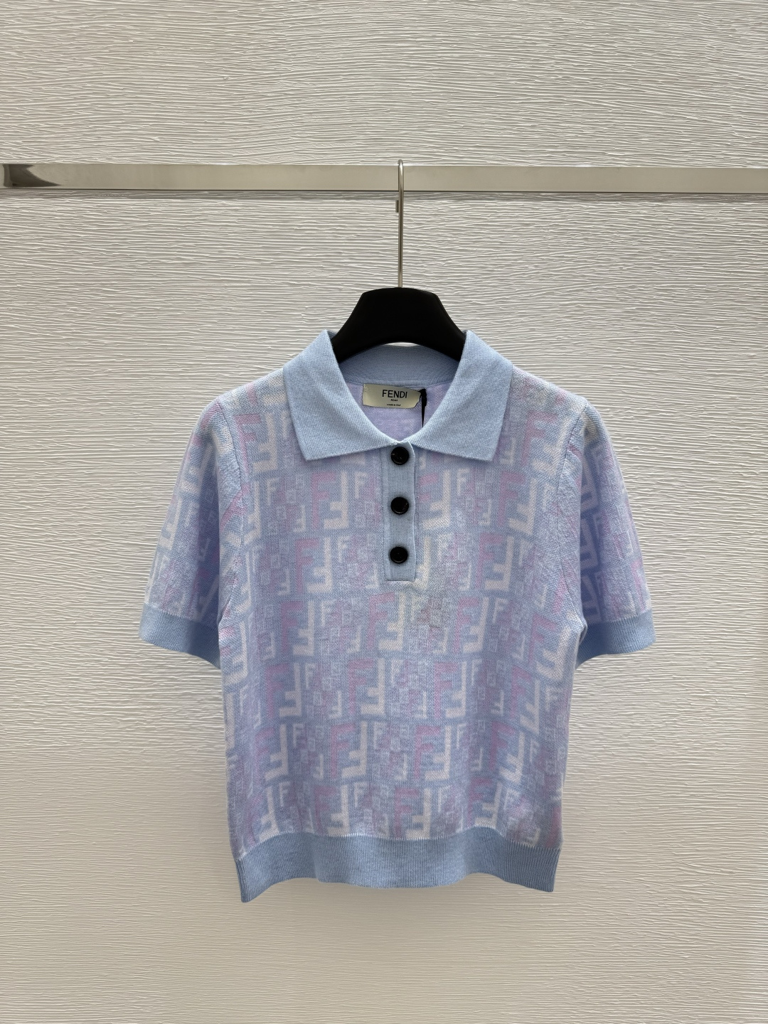 NO:328615,F Home Early Spring New Lapel Letter Knitted Short Sleeve Color Blue Yellow Coffee Size 36.38.40, Fendi, T-shirt, alexander wang19860909F家  早春新款翻领字母针织短袖 颜色蓝色 黄色 咖啡色 尺码36.38.40,,fendi,T-shirt,alexander wang,Women's clothing