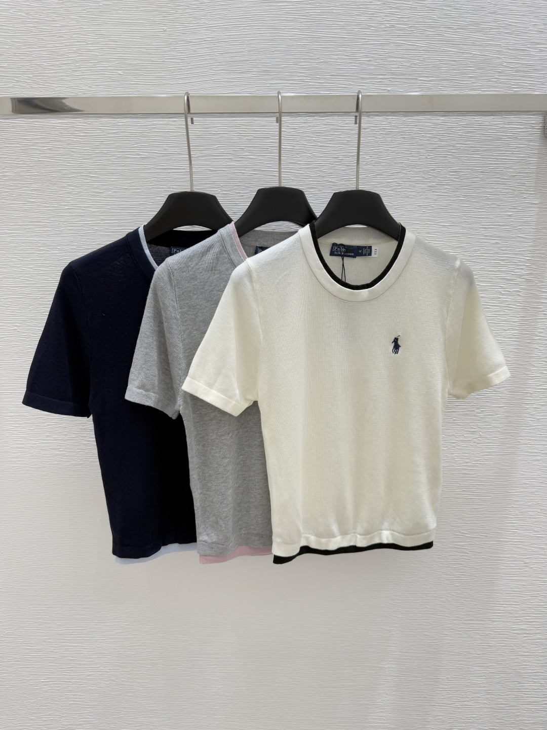 NO:334608,PO Home Early Spring New Style Round Neck Knitted Short Sleeve Color White Gray Black Size 36.38.40, T-shirt,alexander wang19860909PO家  早春新款 圆领针织短袖 颜色白色 灰色 黑色 尺码36.38.40,,T-shirt,alexander wang,Women's clothing