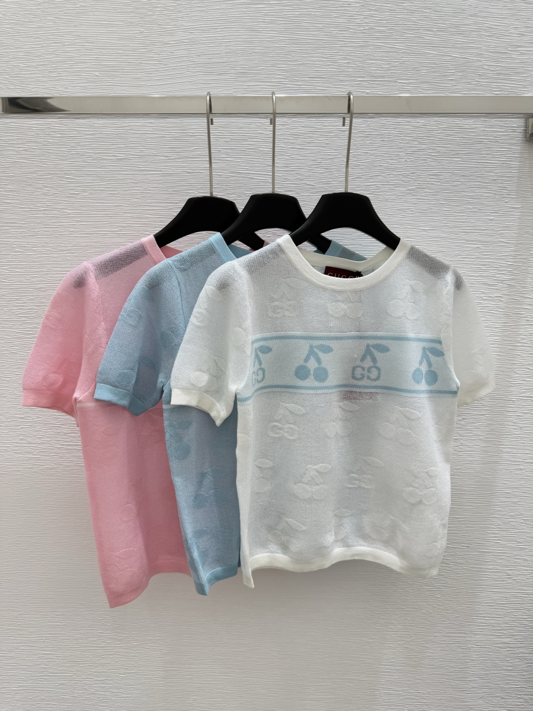 NO:334619,G Home Early Spring New Style Round Neck Cherry Knitted Short Sleeve Color White Pink Blue Size 36.38.40, gucci, T-shirt, alexander wang19860909G家  早春新款 圆领樱桃针织短袖 颜色白色 粉色 蓝色 尺码36.38.40,,gucci,T-shirt,alexander wang,Women's clothing