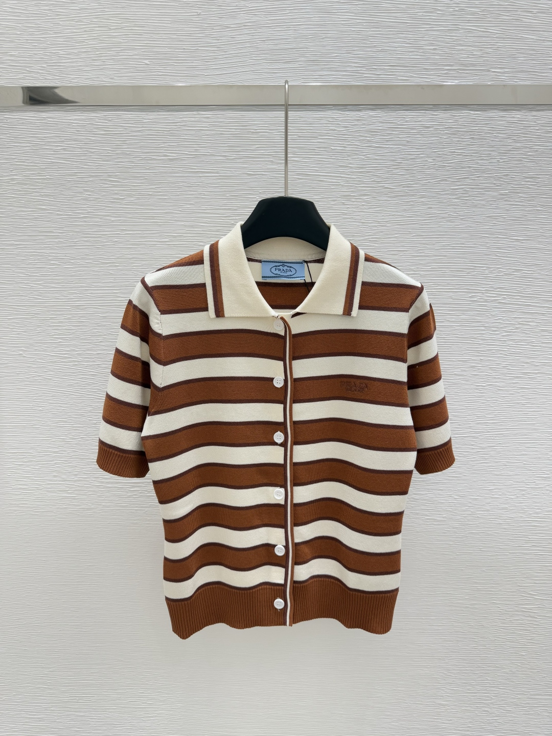 NO:334630,P home, new early spring style, lapel striped knitted short-sleeved cardigan, color, brown, size 36.38.40,,T-shirt,alexander wang19860909P家  早春新款 翻领条纹针织短袖开衫 颜色咖啡色 尺码36.38.40,,T-shirt,alexander wang,Women's clothing