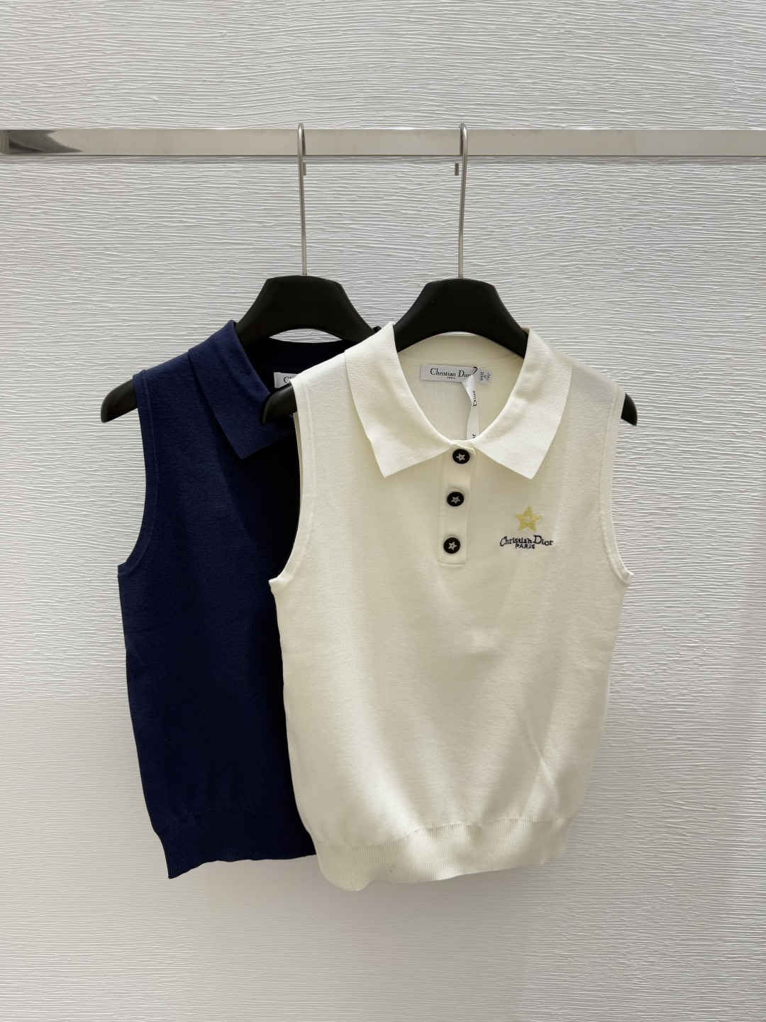 NO:334639,D home, early spring new style, lapel button knitted vest, color white, royal blue, size 36.38.40,,alexander wang19860909Ｄ家  早春新款 翻领纽扣针织背心 颜色白色 宝蓝色 尺码36.38.40,,alexander wang,Women's clothing