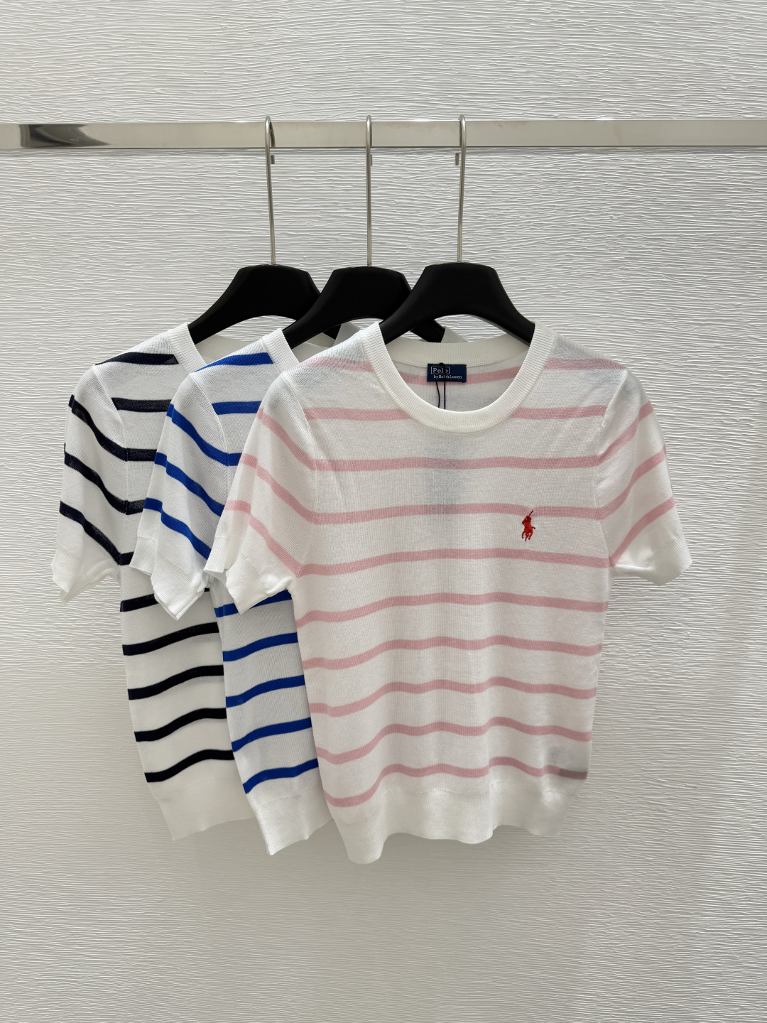 NO:334648,PO Home Early Spring New Style Round Collar Striped Knitted Short Sleeve Color Pink Blue Black Size 36.38.40, T-shirt,alexander wang19860909PO家  早春新款 圆领条纹针织短袖 颜色粉色 蓝色 黑色 尺码36.38.40,,T-shirt,alexander wang,Women's clothing