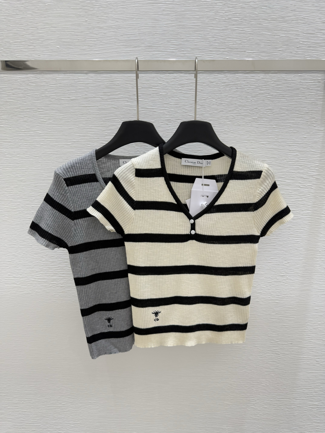 NO:334660,M Home Early Spring New V-neck Striped Knitted Short Sleeve Color White Gray Size 36.38.40, T-shirt,alexander wang19860909M家  早春新款 V领条纹针织短袖 颜色白色 灰色 尺码36.38.40,,T-shirt,alexander wang,Women's clothing