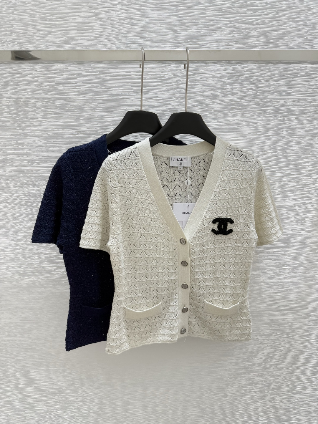 NO:334847,CH Home Early Spring New Round Neck Cardigan Knitted Short Sleeve Color Yellow Royal Blue Size 36.38.40, T-shirt,alexander wang19860909CH家  早春新款 圆领开衫针织短袖 颜色黄色 宝蓝色 尺码36.38.40,,T-shirt,alexander wang,Women's clothing