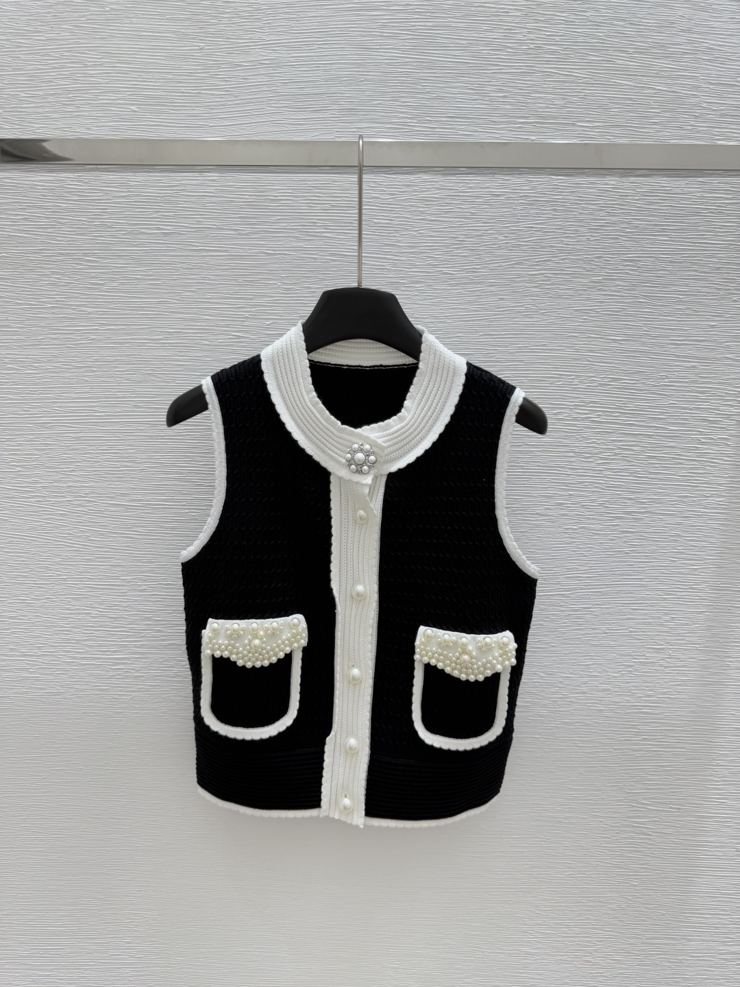 NO:334862,LE Home Early Spring New Round Neck Pearl Knitted Vest Color Black Size 36.38.40, Alexander wang19860909LE家  早春新款 圆领珍珠针织背心 颜色黑色 尺码36.38.40,,alexander wang,Women's clothing