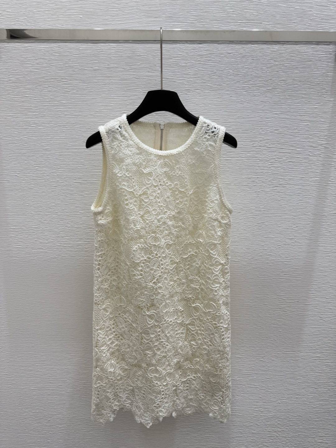 NO:334863,D Home Early Spring New Round Neck Hollow Knitted Vest Dress Color White Size 36.38.40, Dior, Skirts, Alexander Wang19860909D家  早春新款 圆领镂空针织背心连衣裙 颜色白色 尺码36.38.40,,dior,skirts,alexander wang,Women's clothing