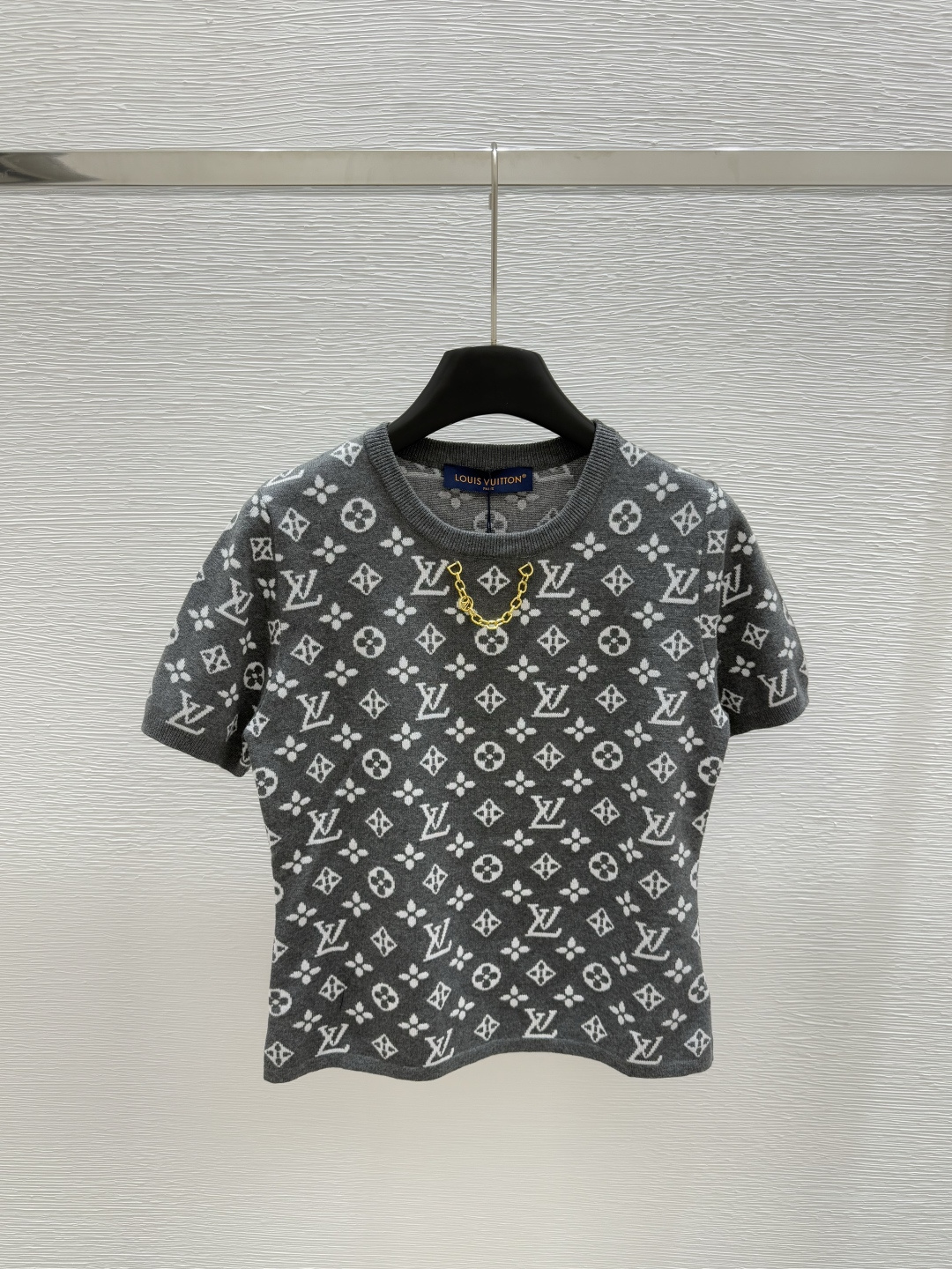 NO:334868,L Home Early Spring New Style Round Neck Chain Letter Knitted Short Sleeve Color Gray Size 36.38.40, Louis vuitton, T-shirt, alexander wang19860909L家  早春新款 圆领链条字母针织短袖 颜色灰色 尺码36.38.40,,louis vuitton,T-shirt,alexander wang,Women's clothing
