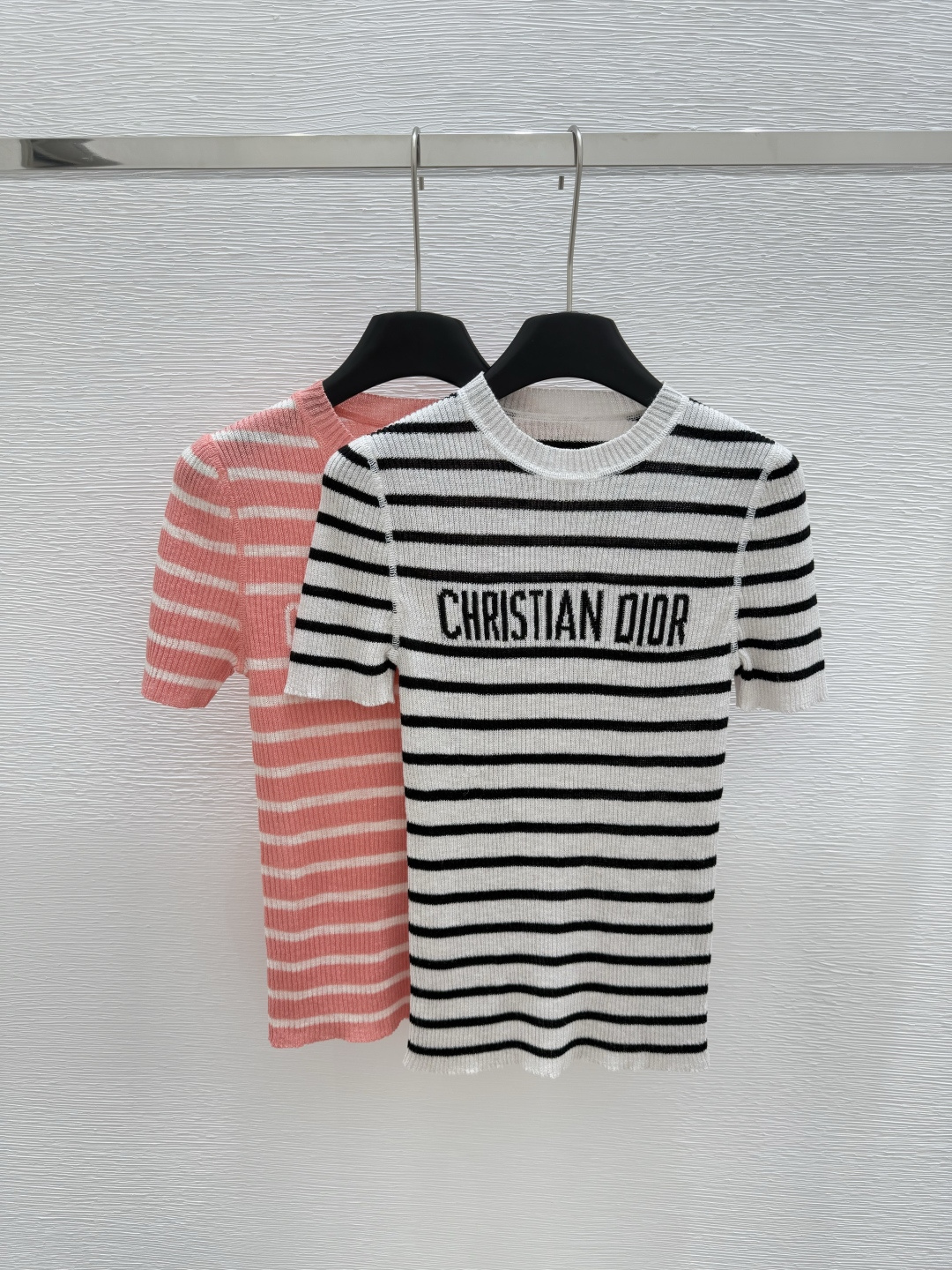 NO:410657,D Home Early Spring New Style Round Collar Striped Knitted Short Sleeve Color White Red Size 36.38.40, Dior, T-shirt, alexander wang19860909D家  早春新款 圆领条纹针织短袖 颜色白色 红色 尺码36.38.40,,dior,T-shirt,alexander wang,Women's clothing